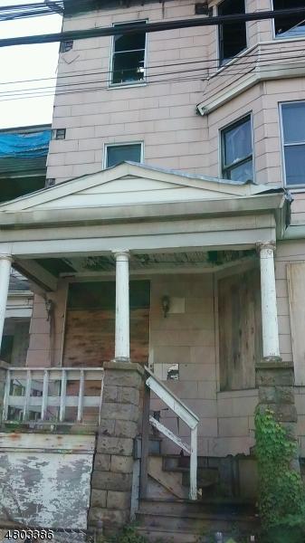 168 Seymour Ave - Photo 1