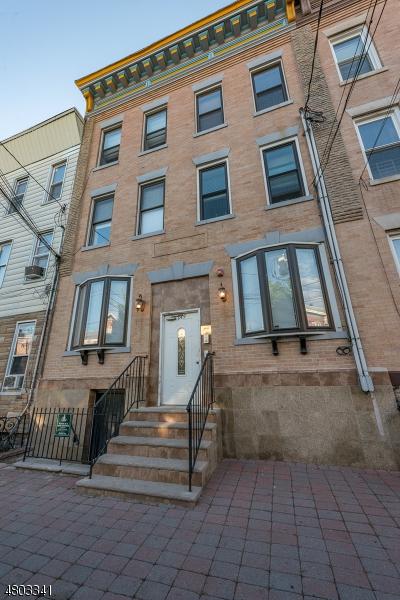 249 New York Ave - Photo 1