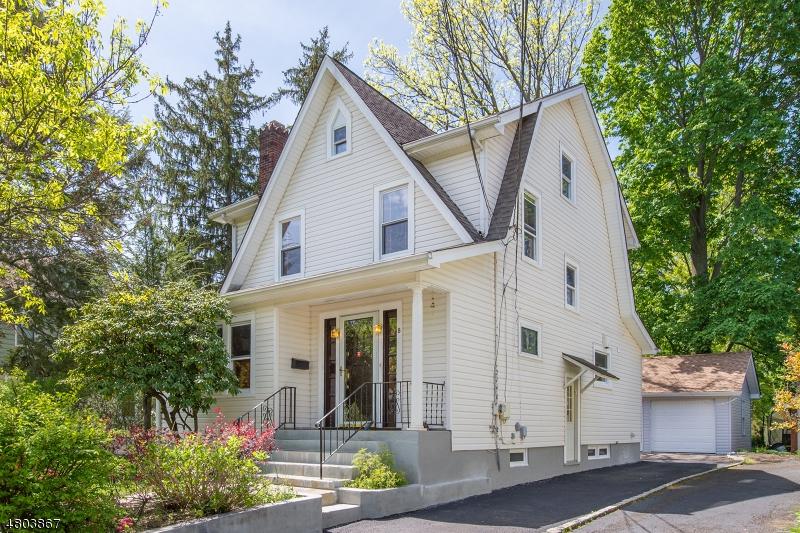 8 Oakdale Ave - Photo 1