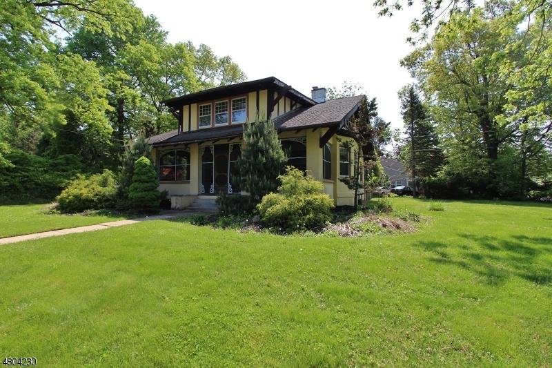 1027 Sherman Ave - Photo 1