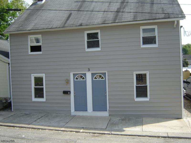 3 Plane St - Photo 1