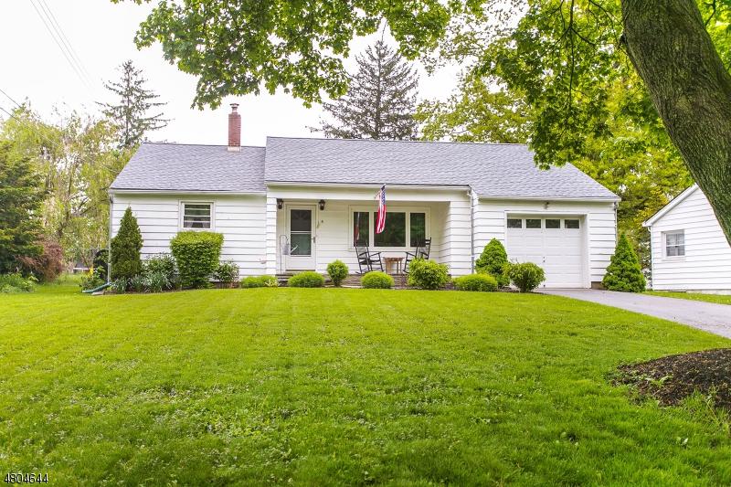 6 Christine Pl - Photo 1