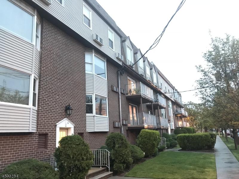 15 Zabriskie Ave - Photo 1