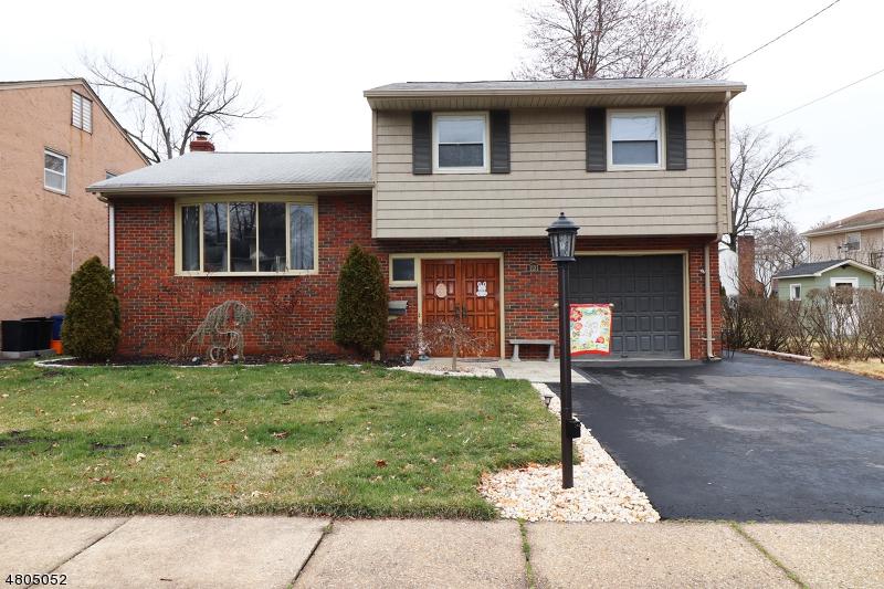 1131 Darby Ln - Photo 1