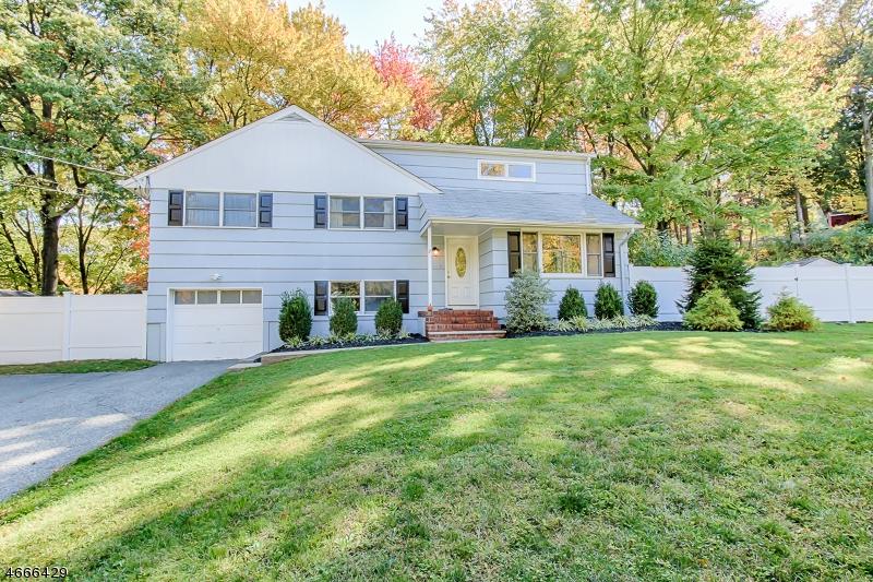 21 Maxine Dr - Photo 1