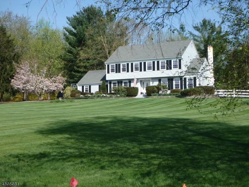 16 Winchester Dr - Photo 1