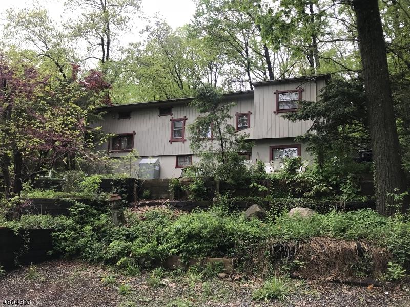25 Clubhouse Ave - Photo 1
