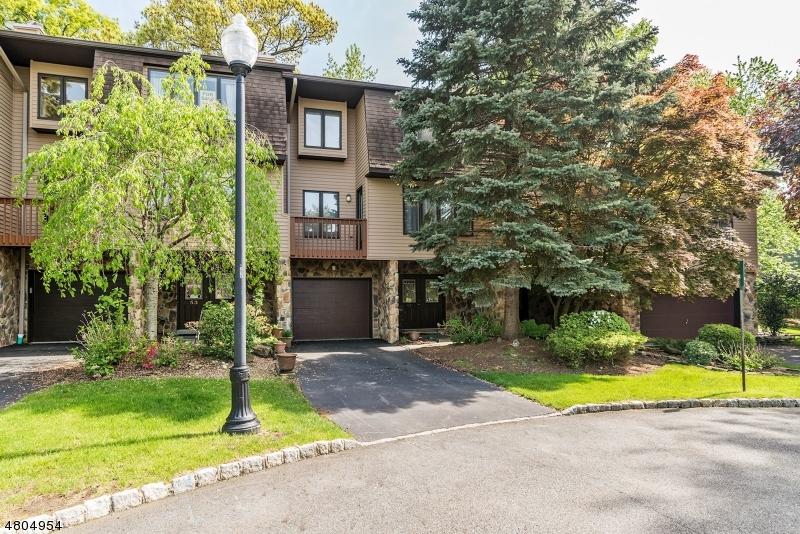 51 Wedgewood Dr - Photo 1