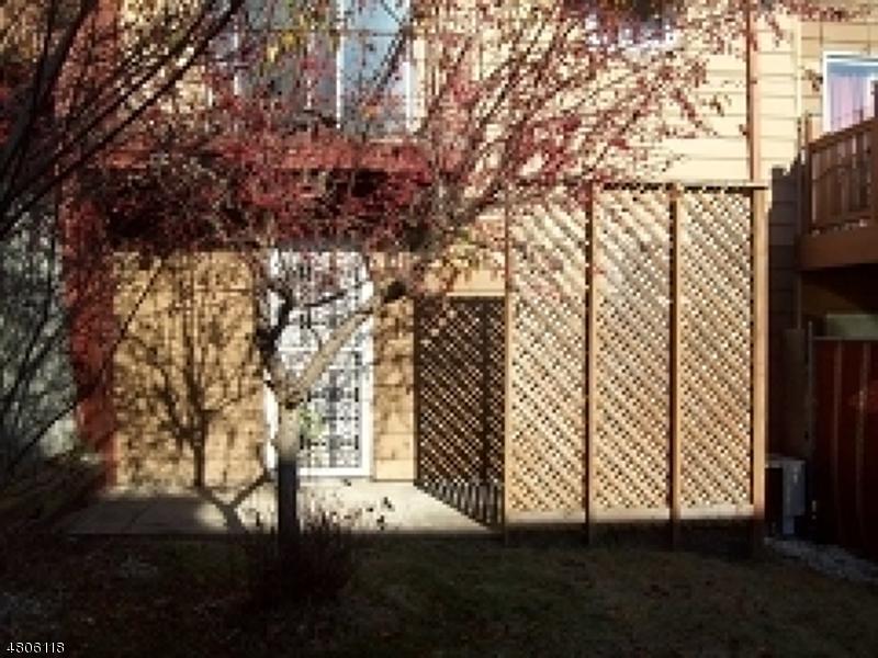 453 Preakness Ave - Photo 1