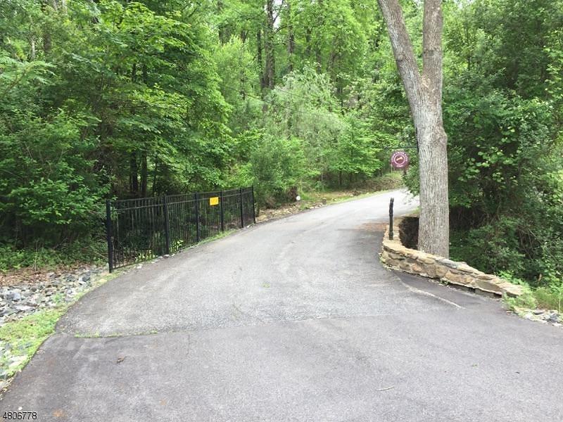 8 Glendel Ln - Photo 1
