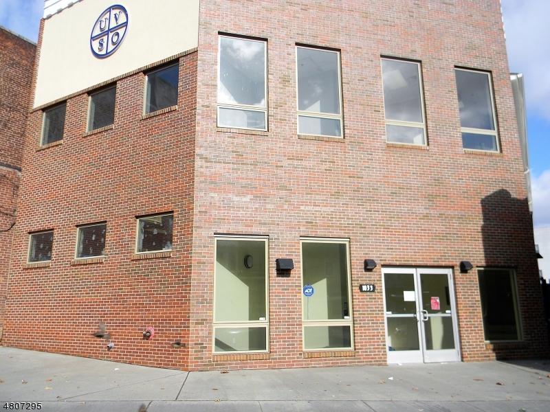 1033 S Orange Ave - Photo 1