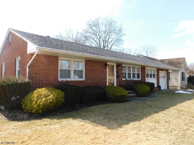211 Lucia St - Photo 1