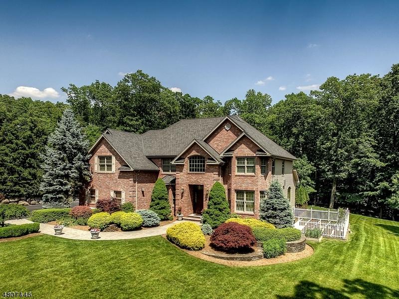 10 Mountainside Dr - Photo 1