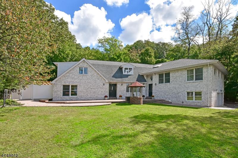 110 Garside Ave - Photo 1