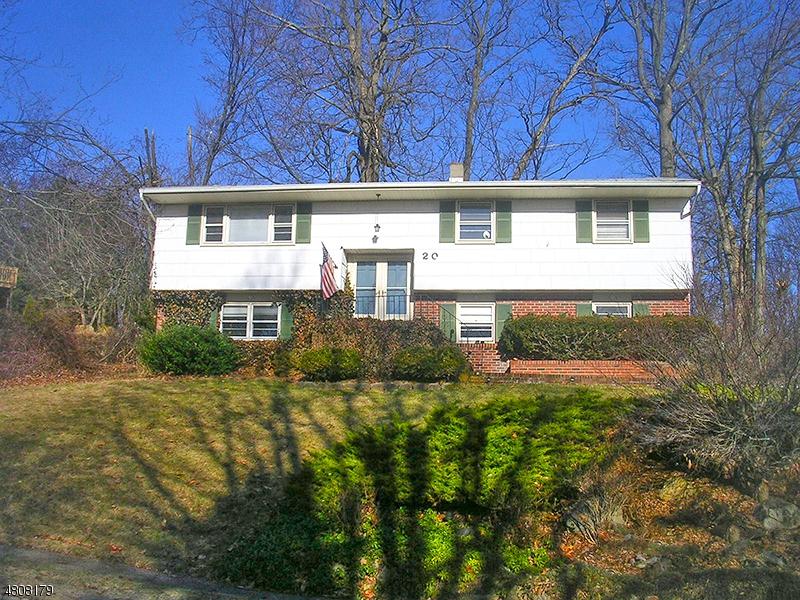 20 Louis Dr - Photo 1