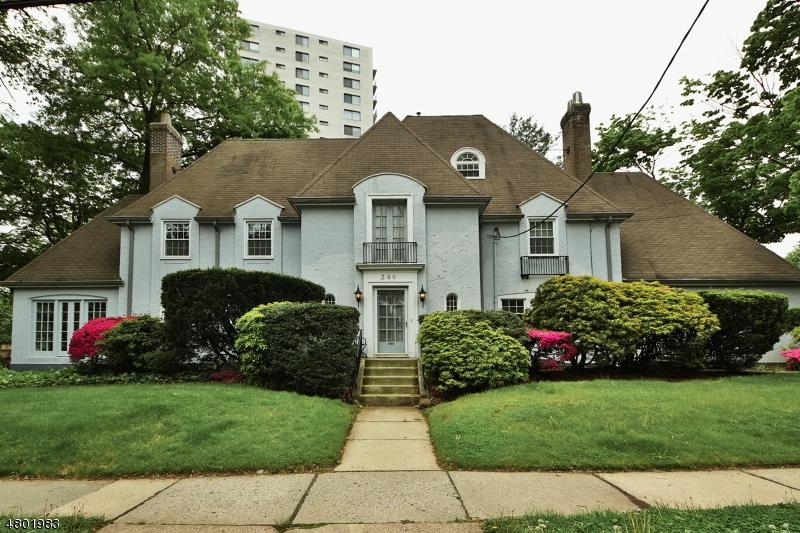 289 Prospect Ave - Photo 1