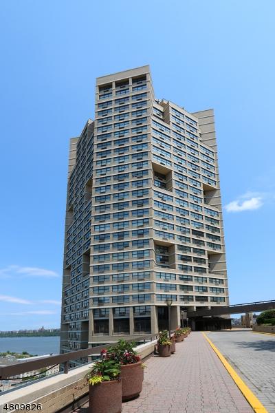 7004 Blvd East Apt 1B - Photo 1