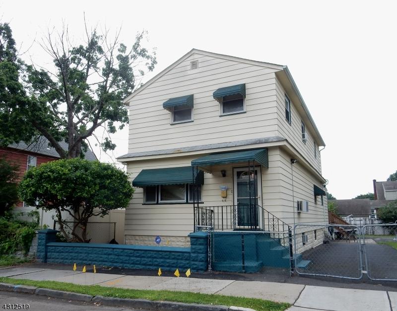 105 Randolph St - Photo 1