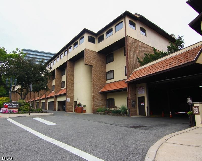 300 Gorge Rd Apt 71 - Photo 1