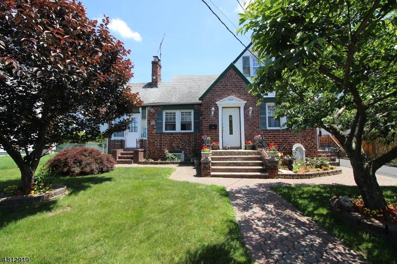 937 Lafayette Ave - Photo 1