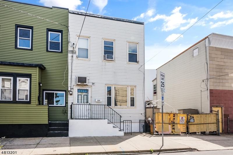 237 North St - Photo 1