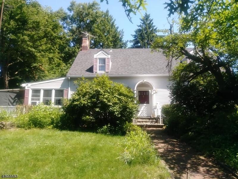 576 Sherwood Dr - Photo 1