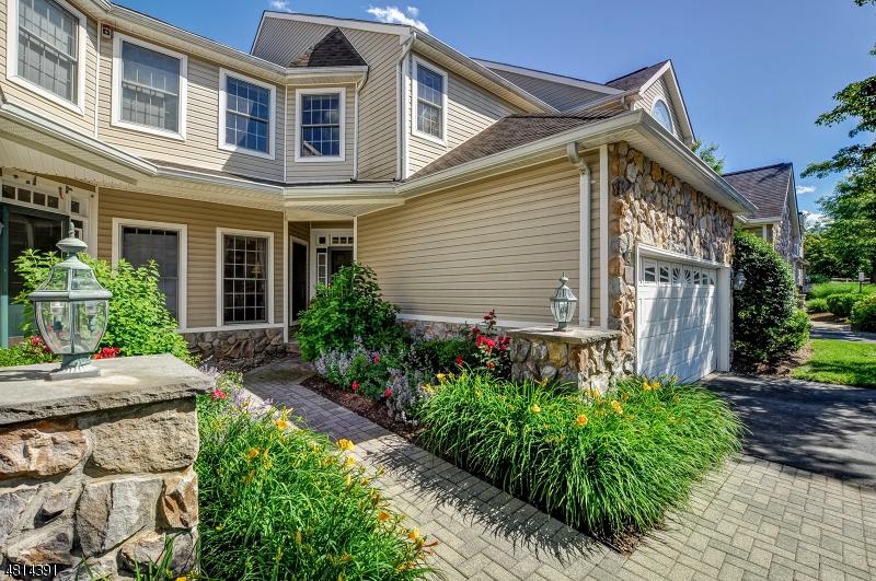 4 Oakmont Ct - Photo 1