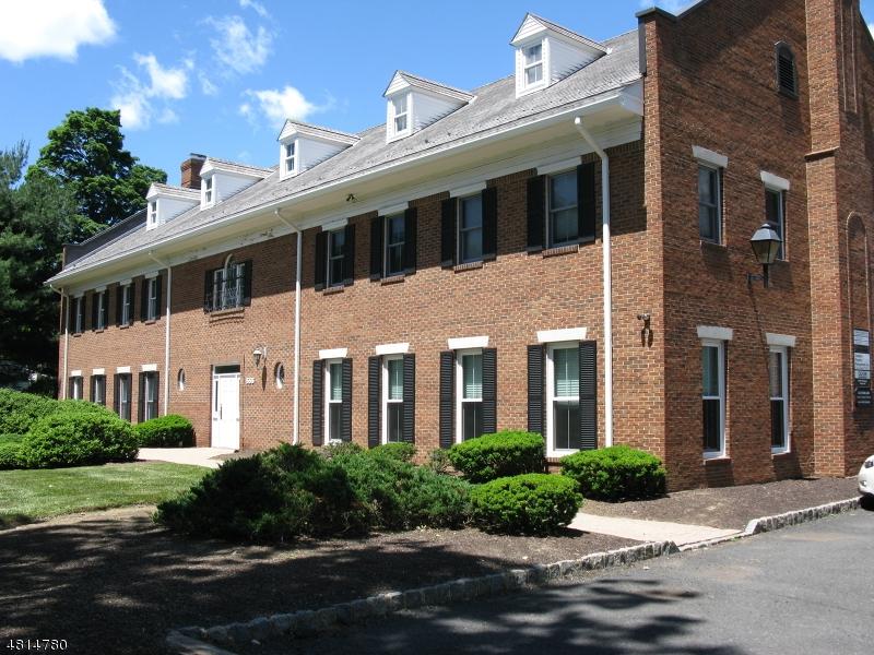 555 Main St - Photo 1