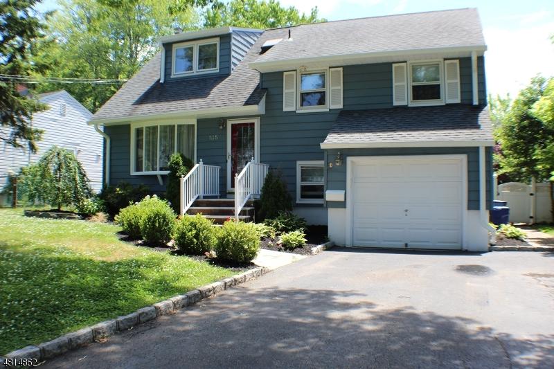 135 Vernon Ter - Photo 1