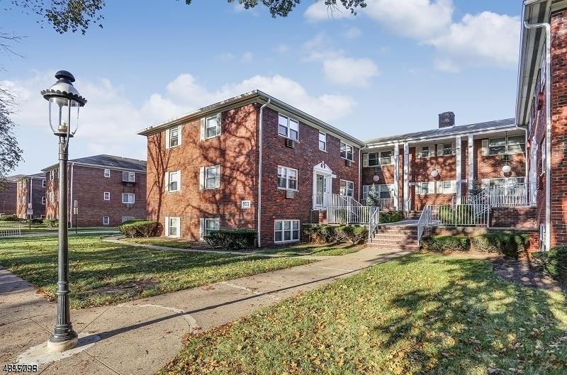 203 No Beverwyck Rd - Photo 1