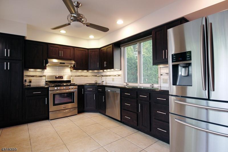 228 Livingston Ave - Photo 1