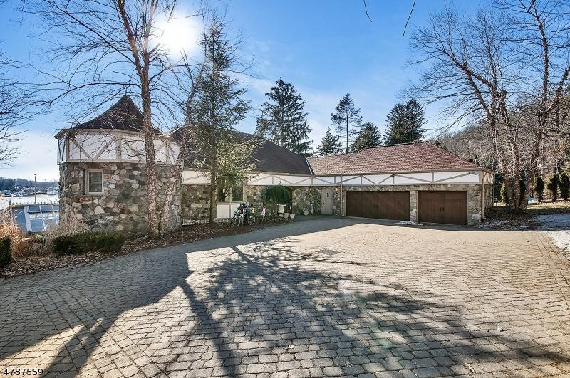 323 Lakeside Blvd - Photo 1
