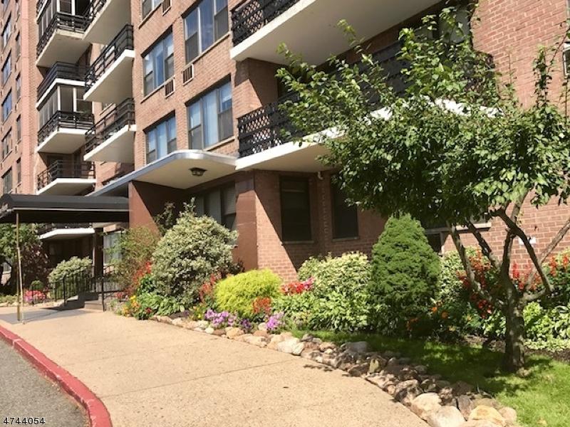 10 Huron Ave - Photo 1