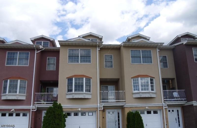 9 Harbor Front Ct - Photo 1