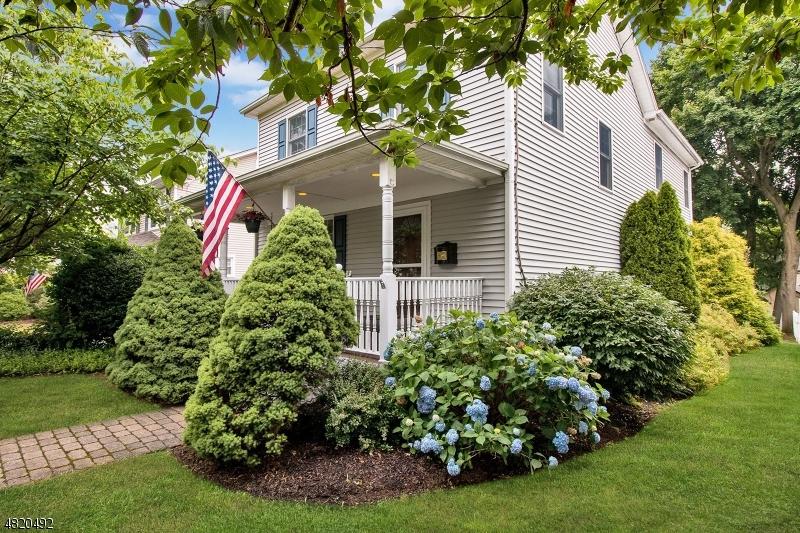 34 Myers Ave - Photo 1