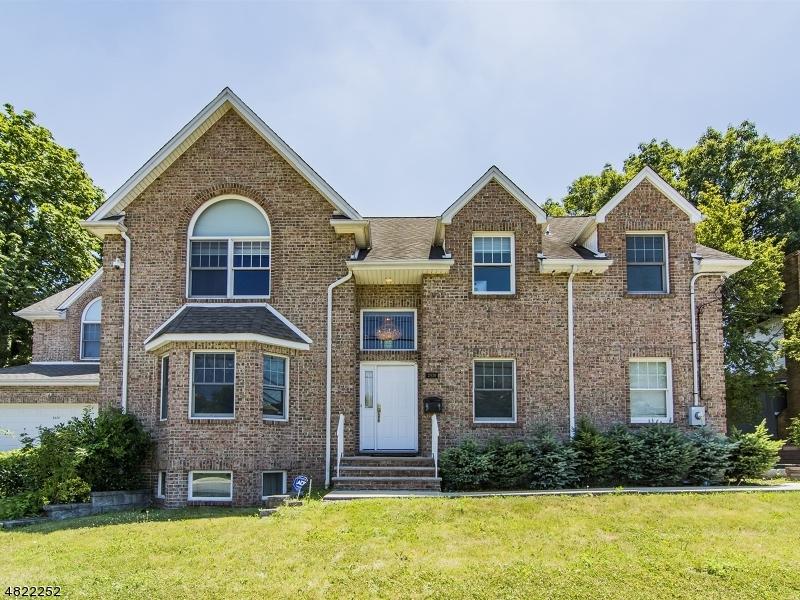 2430 Hammett Ave - Photo 1