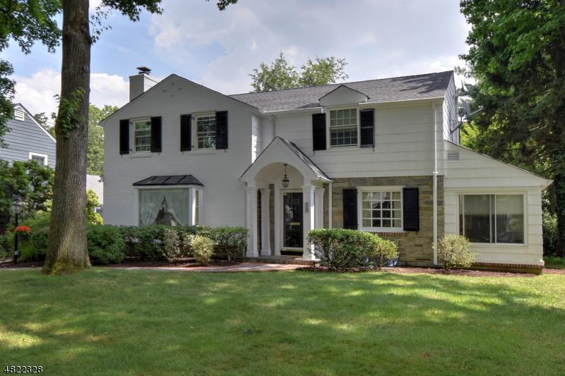 835 Shackamaxon Dr - Photo 1