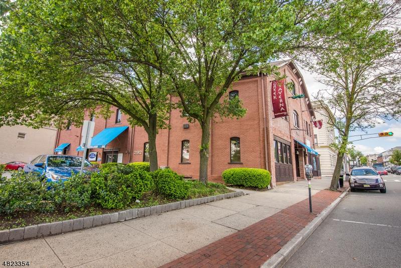290 Bloomfield Ave - Photo 1