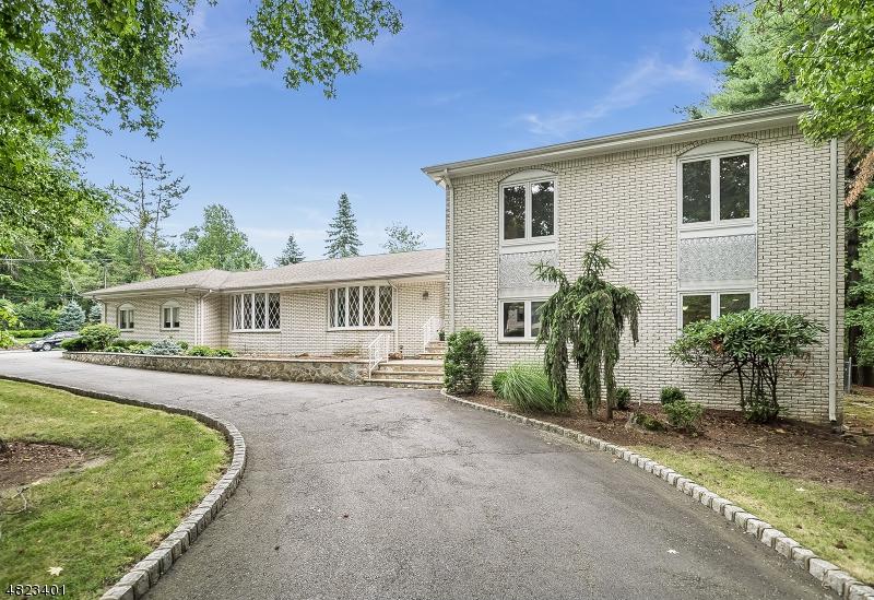 44 Green Pl - Photo 1