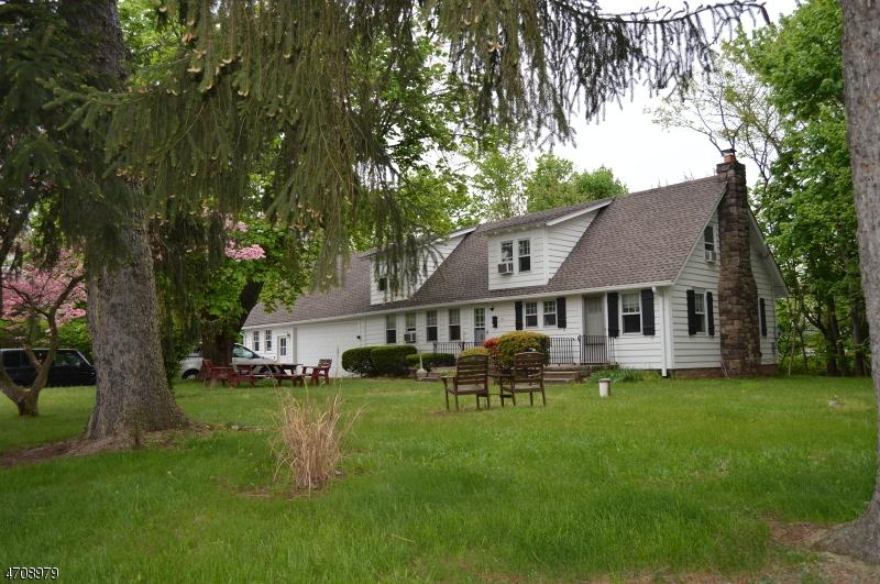 44 Emery Ave - Photo 1