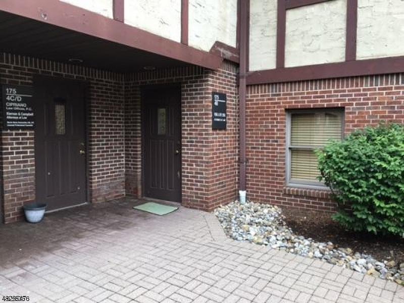175 Fairfield Ave 4-B - Photo 1
