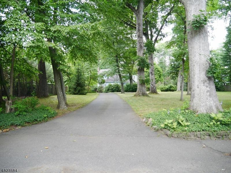 8 Floral St - Photo 1