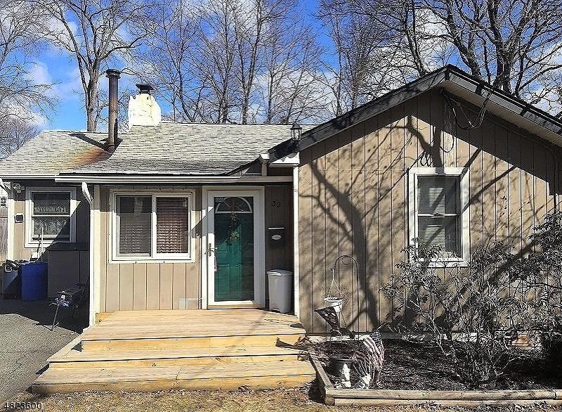 32 Iroquois Avenue - Photo 1