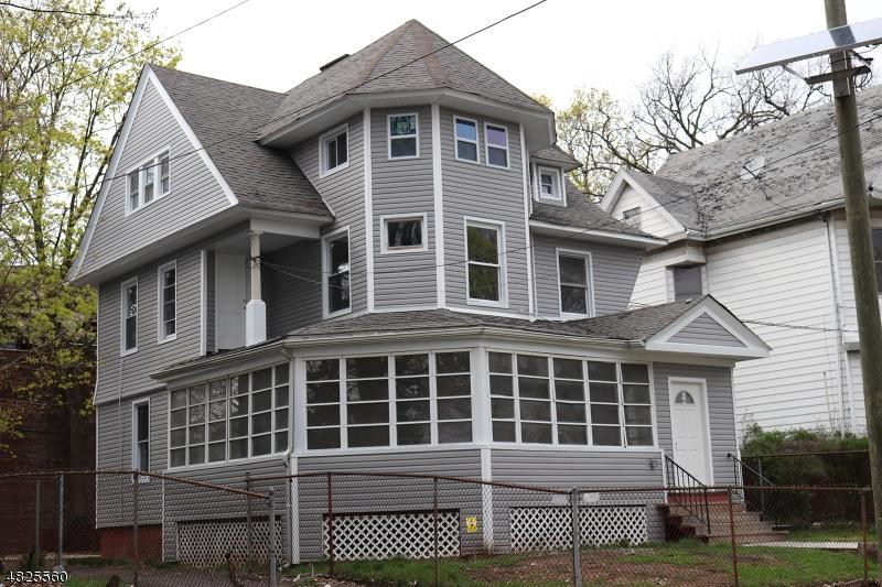 25 Leslie St - Photo 1