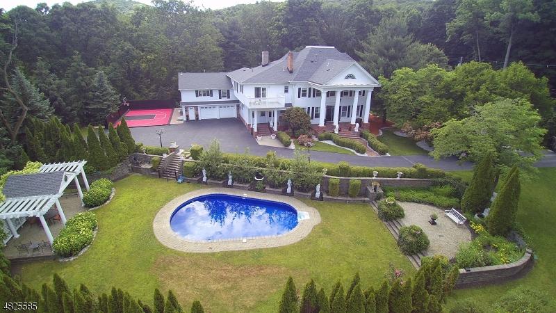 183 Mountain Ave - Photo 1