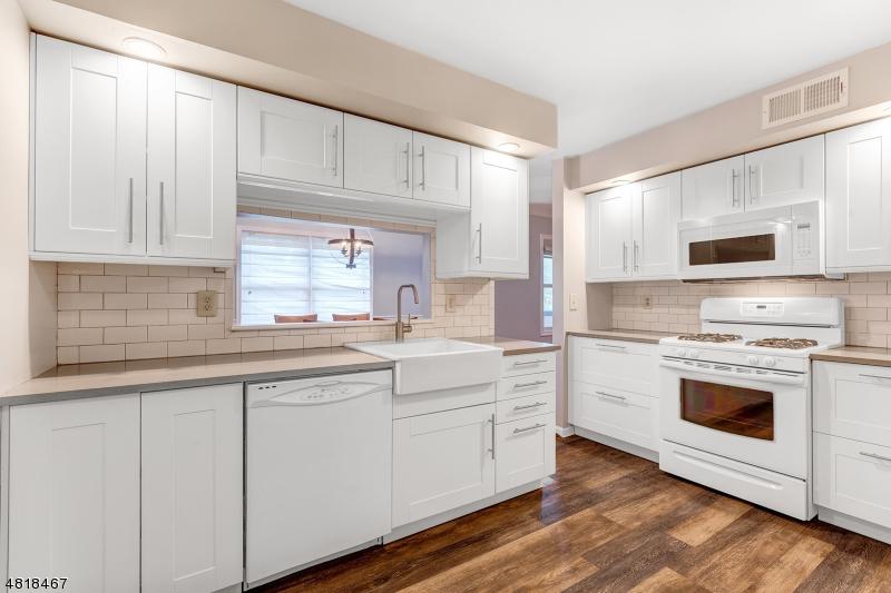 21 Heritage Dr - Photo 1