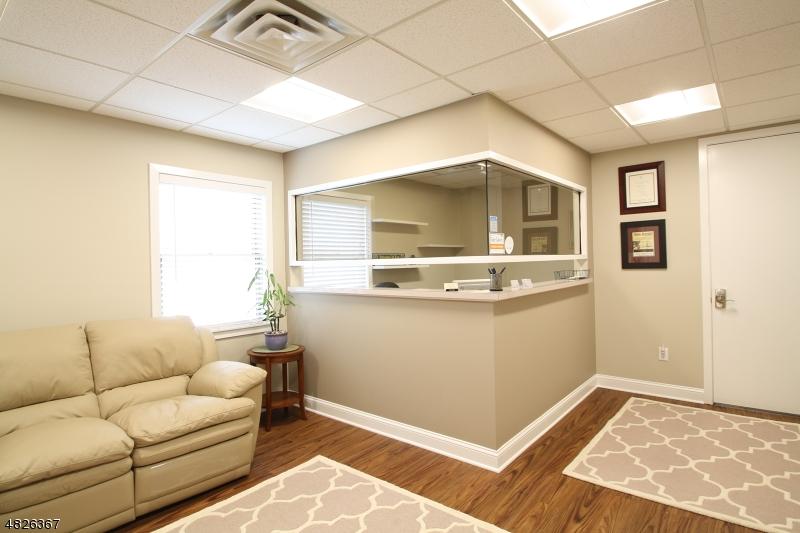 175 Fairfield Ave 4-D - Photo 1