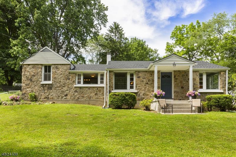 116 Hillside Ter - Photo 1