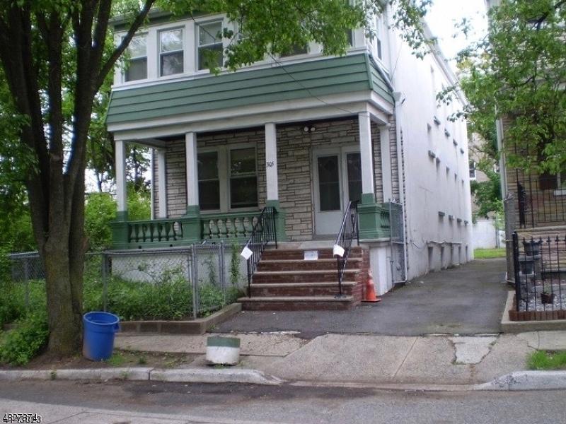 305 Ridgewood Ave - Photo 1