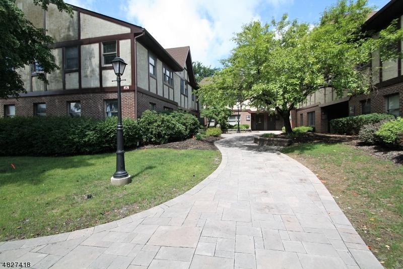 195 Fairfield Ave 1-A - Photo 1